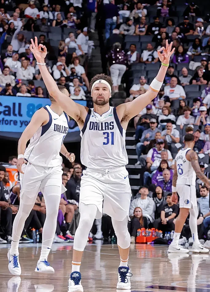 爱游戏首页登入-包含萨拉赫与30激战独行侠分钟，表现优异胜负难料！，莱万多夫斯基焦点对战上演精彩一战的词条